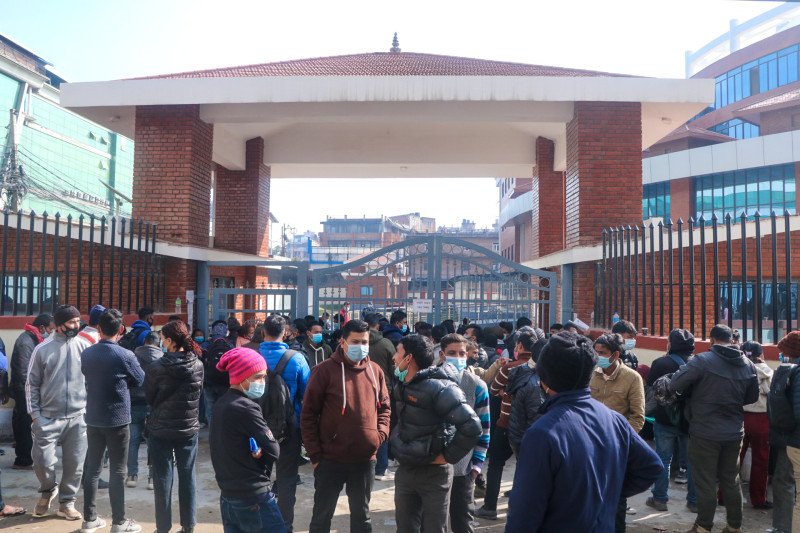 ईपीएस आवेदनकर्ताको चाप बढेपछि राहदानी सेवा दुई सिफ्टमा सेवा सञ्चालन हुने